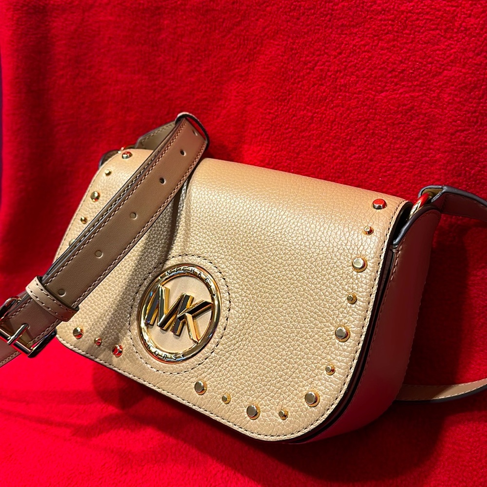 Price Firm Michael Kors Samira Tan Gold Studded Leather Flap Messenger Crossbody - Picture 5 of 13